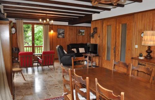 Abondance Ski Chalet | Chalet calme avec cheminée, 4 chambres, idéal famille - FR-1-692-21