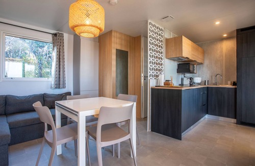 La Rouviere House | Chalet 'Chic' with Mountain View, Shared Pool and Air Conditioning
