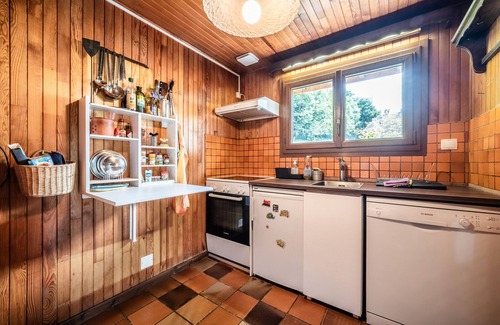 Abondance Ski Chalet | Chalet 'Chez Juju' with Mountain View, Private Terrace and Wi-Fi