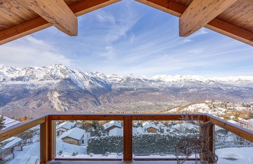 Saint-Pierre-de-Clages Ski Chalet | Chalet Ciel Etoilé - vue splendide