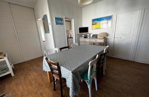 Gruissan Plage Ski Chalet | Chalet cosy 9 pers à 250m plage, terrasse, parking, proche commodités - FR-1-784-16