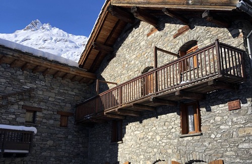 Bonneval-sur-Arc Ski Chalet | Chalet Cour des 3 Céline 6 Personnes Vieux Village