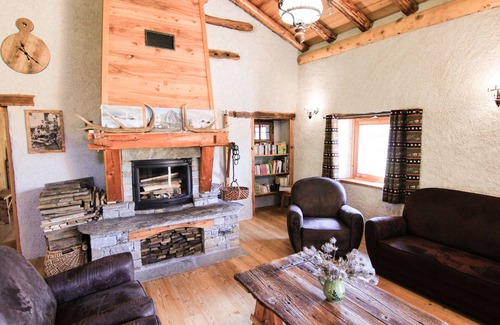Lanslebourg-Mont-Cenis Ski Chalet | Chalet D'alpage à 2000 Mètres D'altitude L'été au lac du Mont-cenis en Savoie