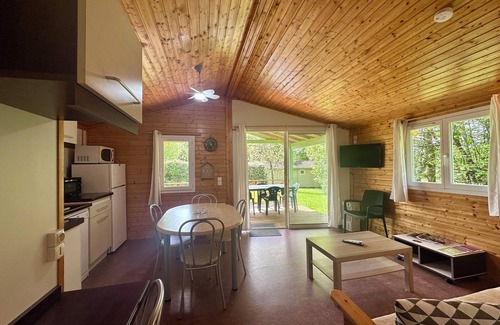 Beynat Ski Chalet | Chalet de 4 pers - Lac de Miel à 500m - Beynat - Parking/Piscine