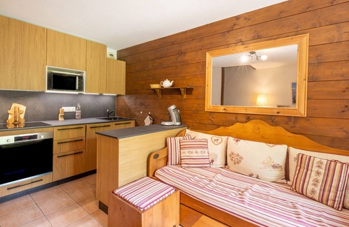 Samoens Ski Chalet | Chalet 'Demi 6 Pers - Immoclean' with Mountain View, Shared Pool and Private Terrace