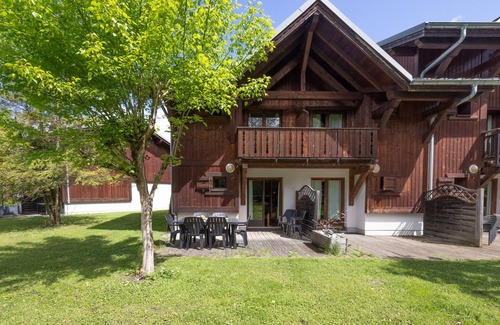 Samoens Ski Chalet | Chalet 'Demi 6 Pers - Immoclean' with Mountain View, Shared Pool and Private Terrace