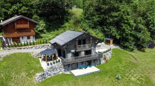 Bonnevaux Ski Chalet | Chalet du Bonheur