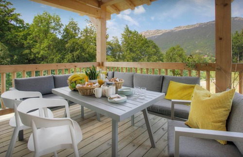 Saint-Jean-de-Sixt Ski Chalet | Chalet Elomaz for 14 (13 adults max) La Clusaz, indoor pool - OVO Network