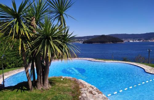 Chancelas House | Chalet en Combarro a pie de playa