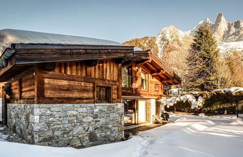 Les Tines Ski Chalet | Chalet Entre Nous: charming three bedroom chalet in an idyllic location
