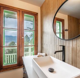 Golden Ski Chalet | Chalet Ernest Feuz - Edelweiss Village