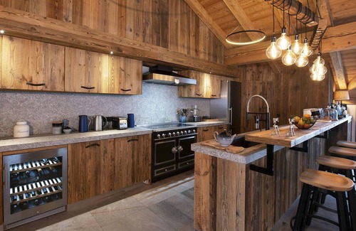 Le Fornet Ski Chalet | Chalet Estelle - Five Bedroom Chalet, Sleeps 14