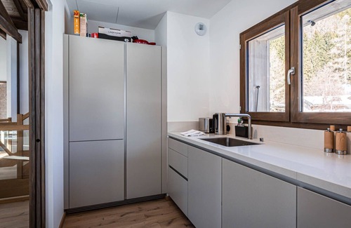 Les Tines Ski Chalet | Chalet Etoile: lovely brand new four bedroom chalet