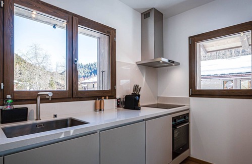 Les Tines Ski Chalet | Chalet Etoile: lovely brand new four bedroom chalet