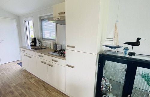 Ouwerkerk House | Chalet for 4 persons on a cozy campsite in Ouwerkerk