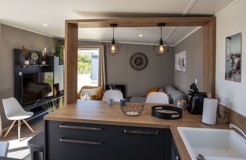 Bretignolles-sur-Mer Ski Chalet | Chalet for 6 in an estate with swimming pool