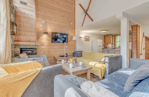 Les Brevieres Ski Chalet | Chalet for 12, 6 rooms, 6 baths, balcony, fireplace, parking, wifi