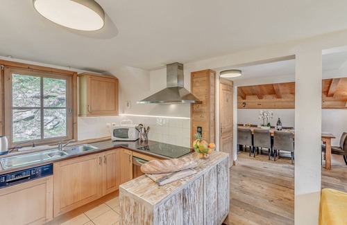 Les Brevieres Ski Chalet | Chalet for 12, 6 rooms, 6 baths, balcony, fireplace, parking, wifi