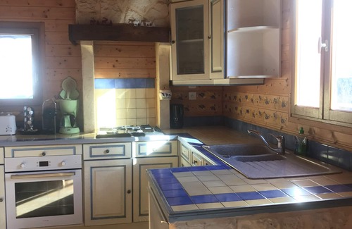 Besse-et-Saint-Anastaise Ski Chalet | CHALET SUR FLANC DE COLLINE A BESSE PROMO in September