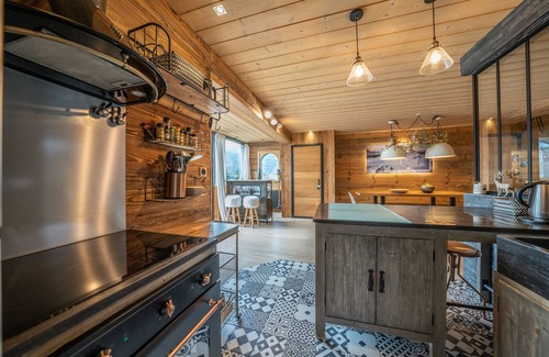 Besse-et-Saint-Anastaise Ski Chalet | ♡ 𝙲𝚑𝚊𝚕𝚎𝚝 𝙻𝚎 𝙵𝚊𝚕𝚐𝚘𝚞𝚡* ~ Panoramic view ~ Heart of resort