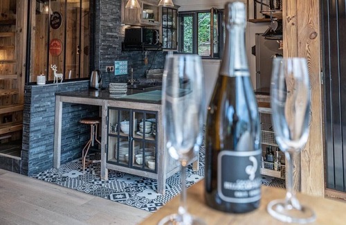 Besse-et-Saint-Anastaise Ski Chalet | ♡ 𝙲𝚑𝚊𝚕𝚎𝚝 𝙻𝚎 𝙵𝚊𝚕𝚐𝚘𝚞𝚡* ~ Panoramic view ~ Heart of resort