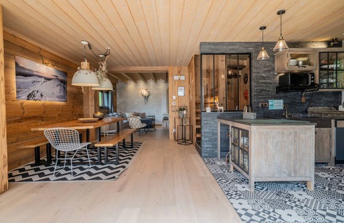 Besse-et-Saint-Anastaise Ski Chalet | ♡ 𝙲𝚑𝚊𝚕𝚎𝚝 𝙻𝚎 𝙵𝚊𝚕𝚐𝚘𝚞𝚡* ~ Panoramic view ~ Heart of resort