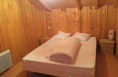 Le Bouchet-Mont-Charvin Ski Chalet | Chalet Aravis between La Clusaz and Lake Annecy