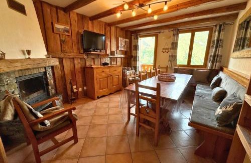 Saint-Martin-de-Belleville Ski Chalet | Chalet 5 pièces, 8 pers, au coeur de St Martin de Belleville, proche pistes et commodités - FR-1-452-65