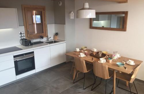Saint-Martin-de-Belleville Ski Chalet | Chalet Léa · Ski-in/Ski-out · Wifi Gratuit · Jacuzzi · Sauna · Parking Couvert · 6 Personnes - FR-1-344-803