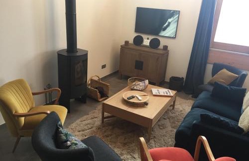 Saint-Martin-de-Belleville Ski Chalet | Chalet Léa · Ski-in/Ski-out · Wifi Gratuit · Jacuzzi · Sauna · Parking Couvert · 6 Personnes - FR-1-344-803