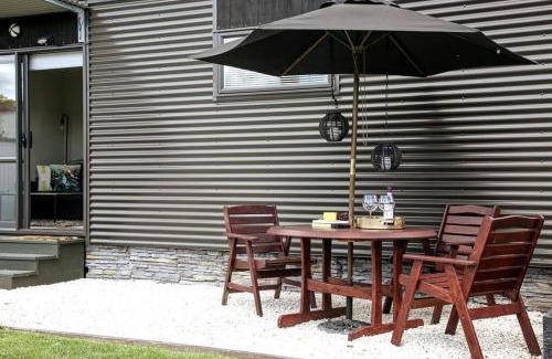 Matamata Apartment | Chalet Gandalf's Hideaway Full SKY&AppleTV All the Perks