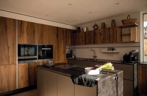 Schenna Ski Chalet | Chalet "Goyen" with Shared Pool, Private Terrace & Wi-Fi