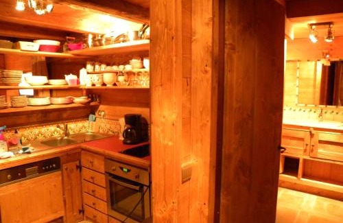 Les Boisses Apartment | CHALET GRINCH 90m2, 3 Sdb, skis aux pieds, wifi