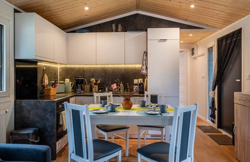 Lohmen Ski Chalet | Chalet "Haus Zander" with Private Terrace & Air Conditioning