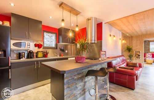 Thones Ski Chalet | Chalet Haute Savoie quiet jacuzzi wifi near Lake Annecy