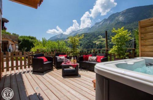 Thones Ski Chalet | Chalet Haute Savoie sauna jacuzzi private Quiet comfort wifi domaine du fraizier