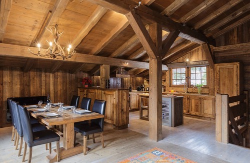 Chamonix-Mont-Blanc Ski Chalet | Chalet Hermine 5*, Hot Tub and Sauna, Les Chosalets