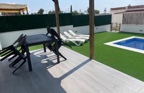 Alcanar House | Chalet-home familiar "CAL DENVER" "Pet friendly"