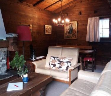 Oberried am Brienzersee Apartment | Chalet Holzwurm