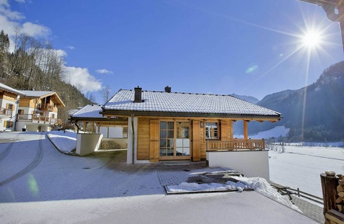 Wald im Pinzgau Ski Chalet | Chalet in Austria near Ski Lift & Sauna