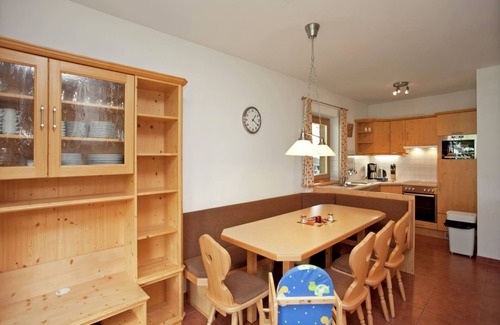 Wald im Pinzgau House | Chalet in Königsleiten near Ski Lift & Sauna