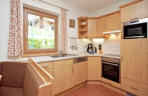 Wald im Pinzgau House | Chalet in Königsleiten near Ski Lift & Sauna