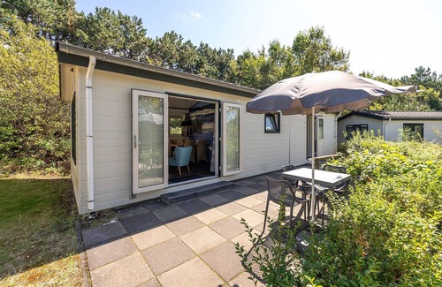 Egmond aan Zee Ski Chalet | Chalet in Netherlands with Open Garden