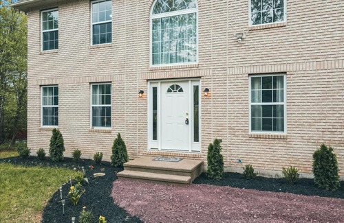 Tunkhannock Township House | Chalet in Pocono for Family Reunions & Parties (109)