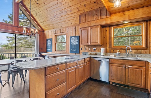 Bellaire Ski Chalet | Chalet in Shanty Creek Resort - Skiing, boating, lakes, golf, hiking, trails