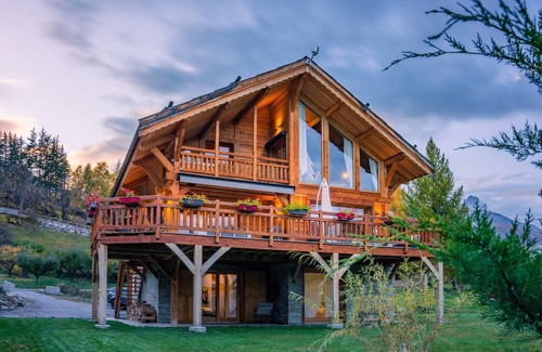 Puy-Saint-Vincent Ski Chalet | Chalet in the mountains, skis on !