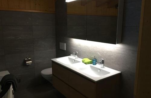 Burglauenen Ski Chalet | Chalet Julian