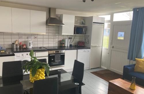 Camber House | Chalet K118 - The Sand Beach