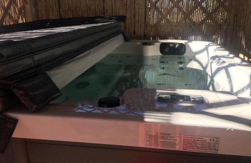 Gruissan Plage Ski Chalet | Chalet L' Aliénor