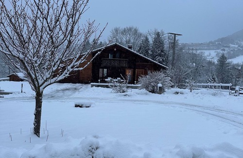 Bernex Ski Chalet | Chalet l'Edelweiss, calm and serenity 5 minutes from the ski slopes